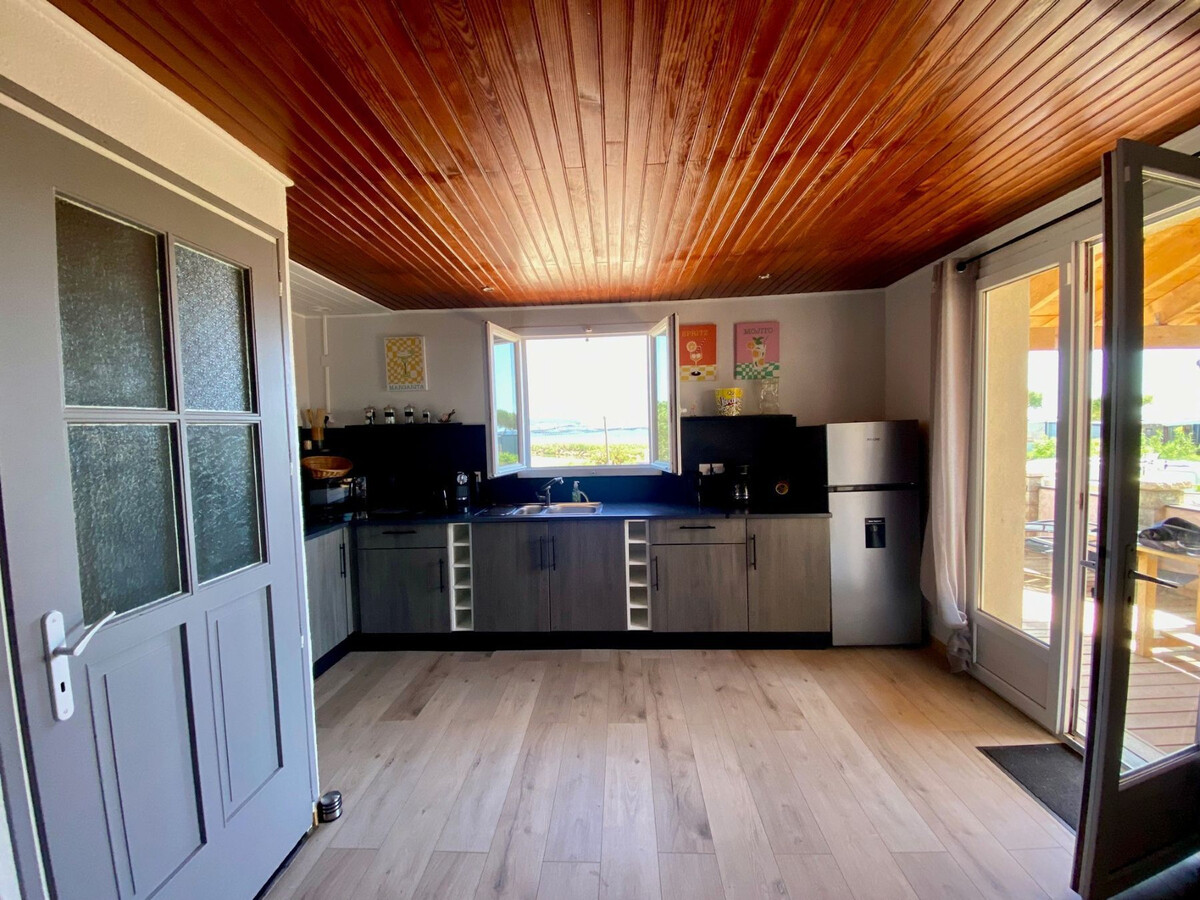 Maison atypique au bord de l'étang de Thau à Mèze - Photo 4