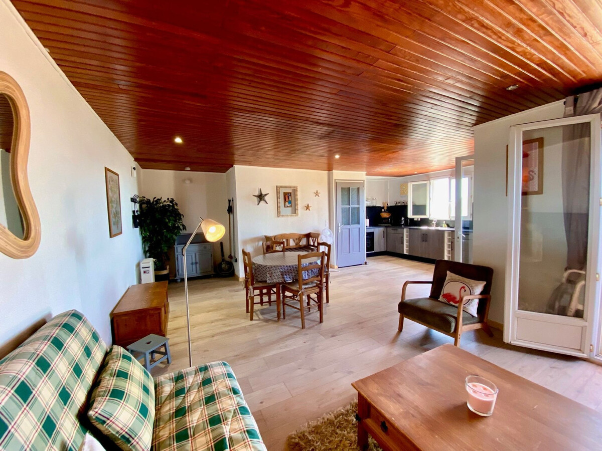 Maison atypique au bord de l'étang de Thau à Mèze - Photo 6