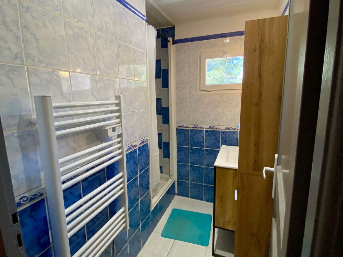 Maison atypique au bord de l'étang de Thau à Mèze - Photo 10