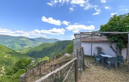 Maison 5 chambres avec piscine privée à Sellano : photo 8