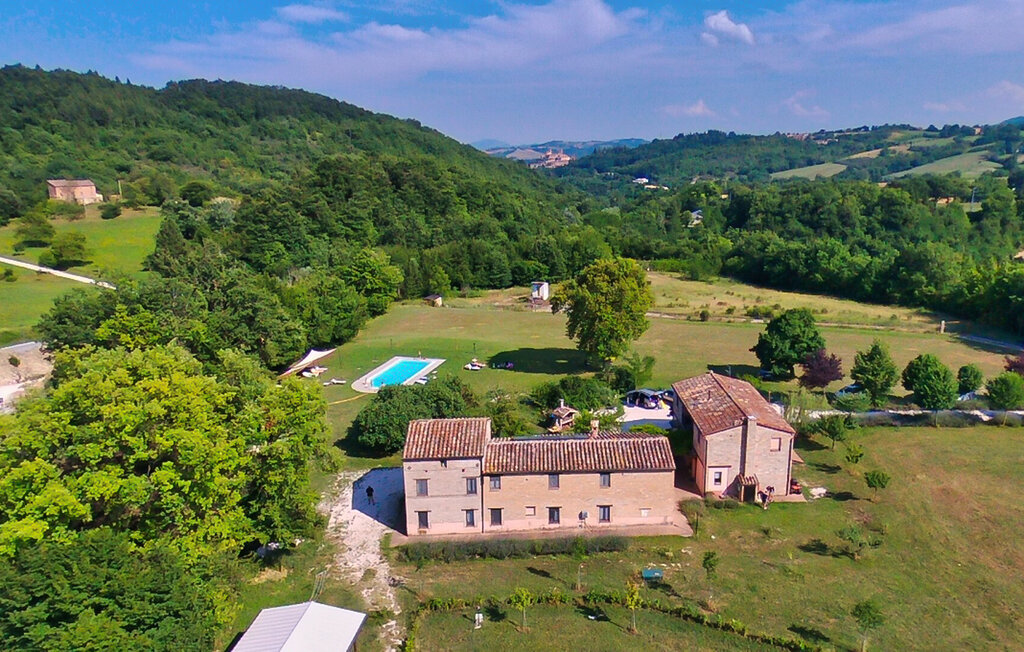 Maison pierre avec piscine à Sarnano - Photo 1