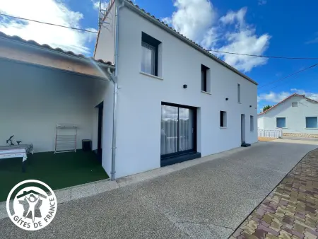 Gîte neuf 6 pers. à 200m du bourg, terrasse couverte : photo 4