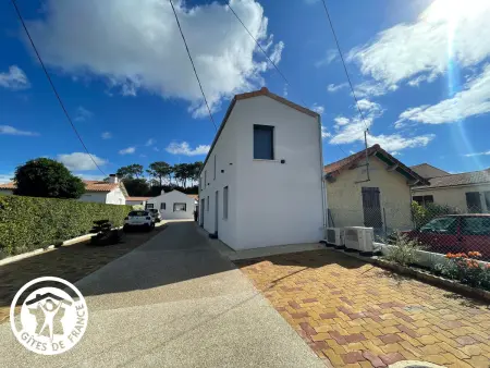 Gîte neuf 6 pers. à 200m du bourg, terrasse couverte : photo 5