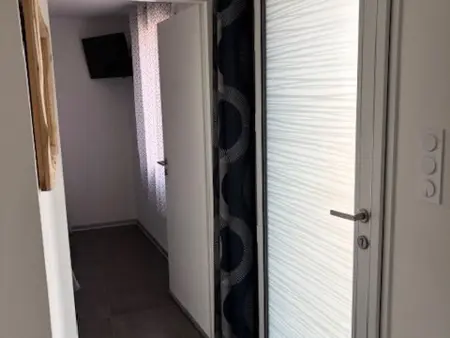 Gîte neuf 6 pers. à 200m du bourg, terrasse couverte : photo 6