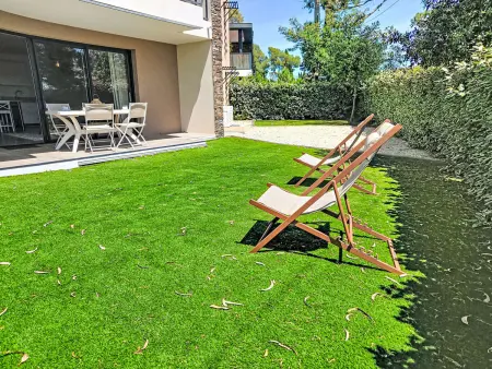 Appartement Art Park 3 pièces avec terrasse et piscine : photo 2