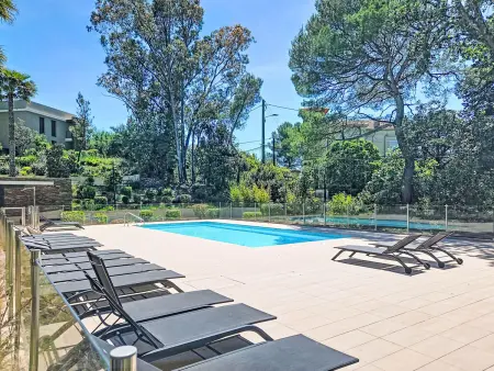 Appartement Art Park 3 pièces avec terrasse et piscine : photo 25