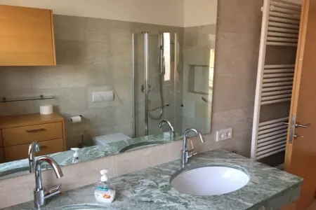 Maison 4 personnes à Lana avec terrasse et spa : photo 9