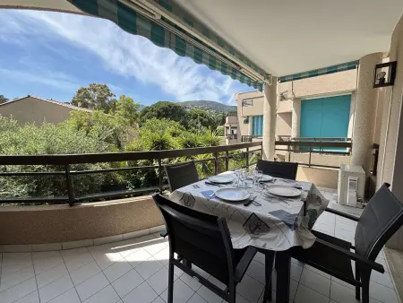 Appartement climatisé avec terrasse à 200m des plages : photo 1