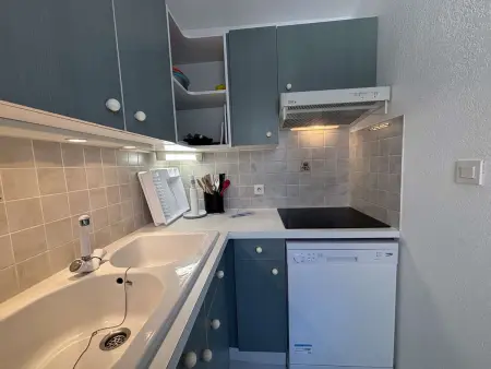 Appartement climatisé avec terrasse à 200m des plages : photo 11