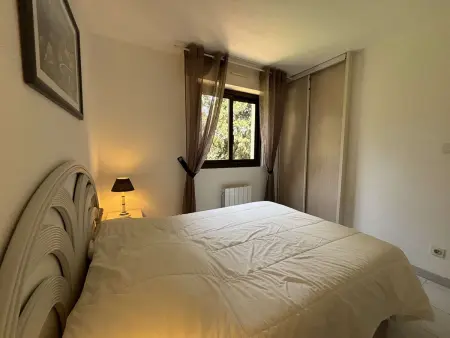 Appartement climatisé avec terrasse à 200m des plages : photo 12