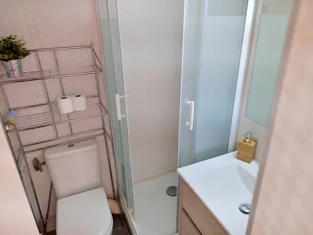 Studio climatisé vue mer, balcon 7m² - Bormes-les-Mimosas : photo 9