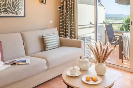 Location appartement à Mallemort, Séjournez dans un espace extérieur privé