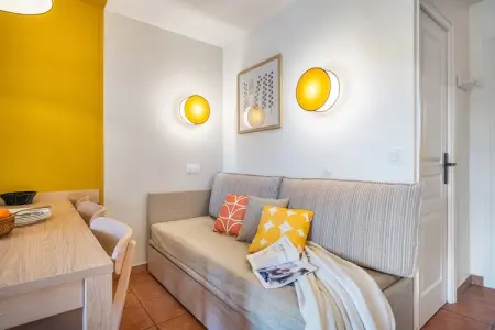 Location appartement à Mandelieu, Suite familiale avec terrasse sur jardin