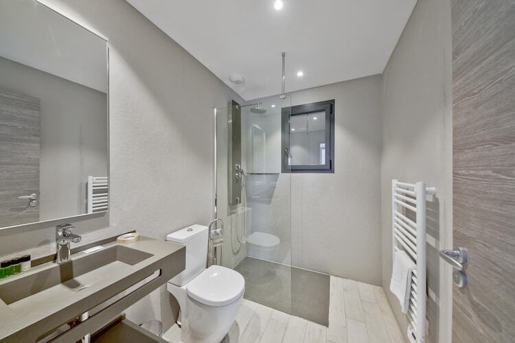 Villa Vesna Rossa, 3 chambres, piscine chauffée 7m à Porto-Vecchio - Photo 8