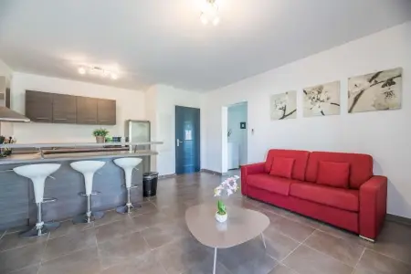 Location appartement à Porto Vecchio, Refuge avec terrasse privée