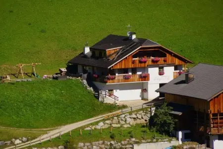 Appartement 56 m² aux Dolomites, balcon vue montagne : photo 1
