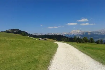 Appartement 56 m² aux Dolomites, balcon vue montagne : photo 18