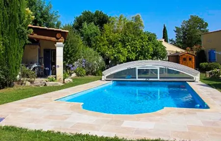 Maison 2 chambres piscine privée à Sénas : photo 2
