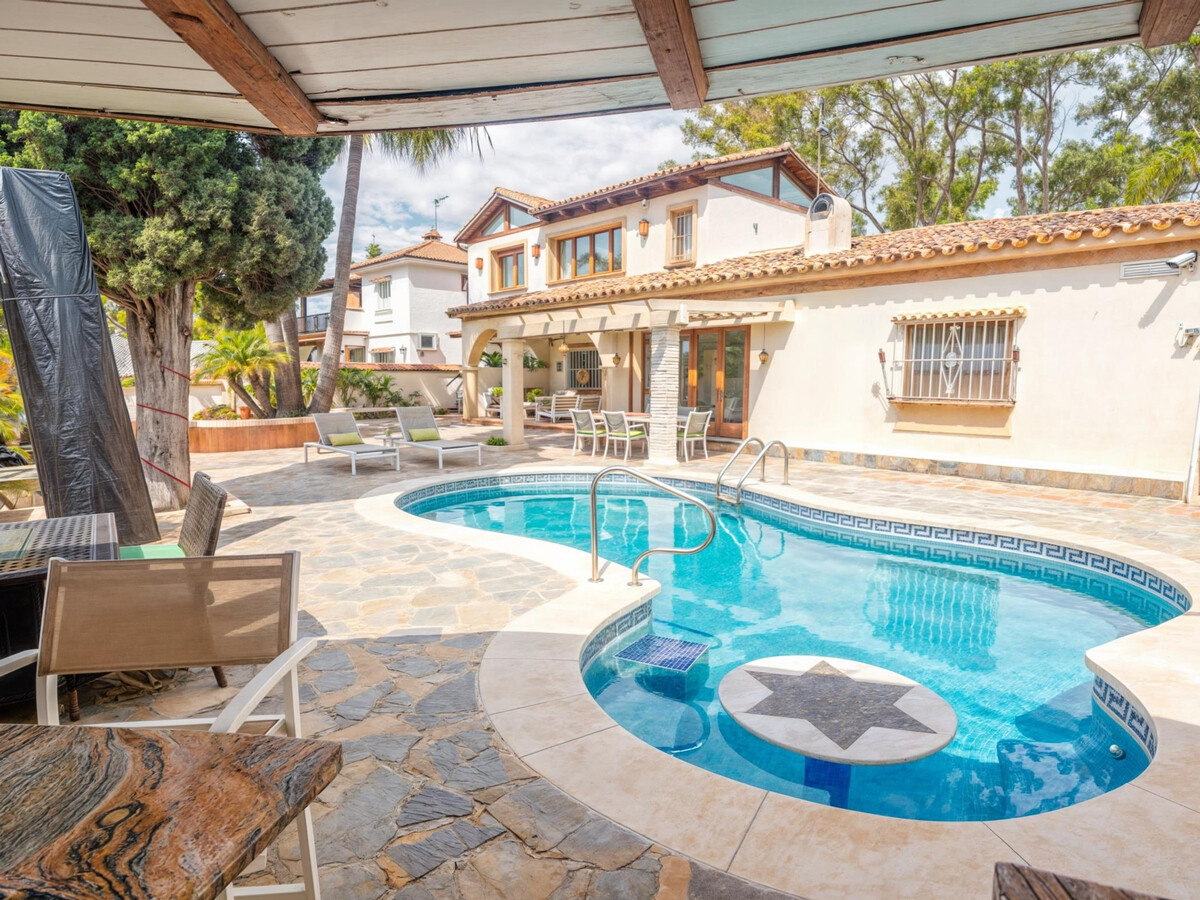 Villa Luna : 5 chambres face à la mer à Estepona - Photo 3