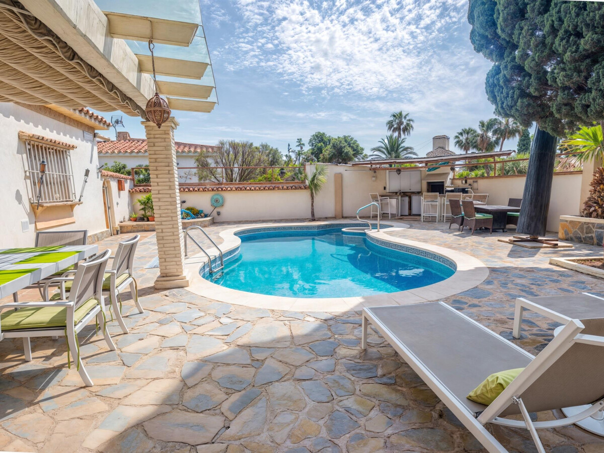 Villa Luna : 5 chambres face à la mer à Estepona - Photo 18