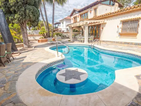 Villa Luna : 5 chambres face à la mer à Estepona