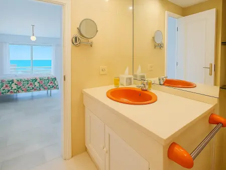 Appartement Carlota 3 chambres, première ligne de plage : photo 21