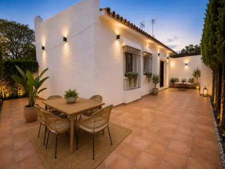 Bungalow Cristina à Estepona, 20m plage, terrasse 70m² : photo 2