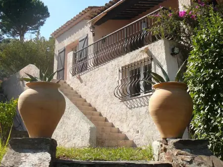 Location maison à Cavalaire sur Mer, Jolie maison avec vue mer - 8 pers.