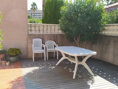Location villa à Saint Cyprien, Pavillon Climatisé 4 Pièces Avec Piscine & Tennis, Proche Plage et Port à Saint-Cyprien
