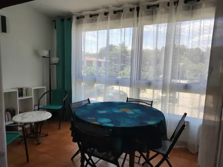 Location appartement à Argelès sur Mer, Appartement 3 pièces avec piscine et tennis, à 500m de la plage, climatisé, parking privé