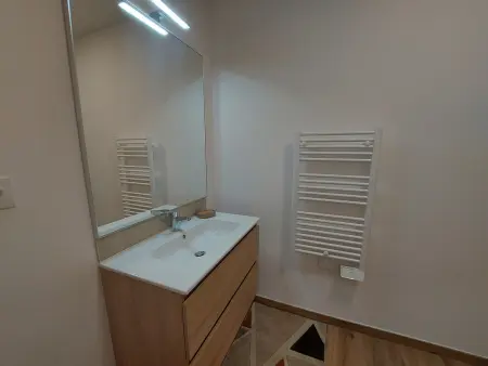 Appartement 2 chambres avec terrasse et parking sécurisé : photo 8