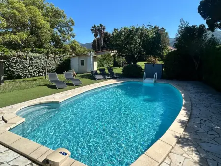 Location villa à Saint Génis des Fontaines, Villa climatisée avec piscine privée et animaux acceptés