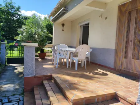 Location villa à Palau del Vidre, Villa climatisée avec grand jardin, animaux admis