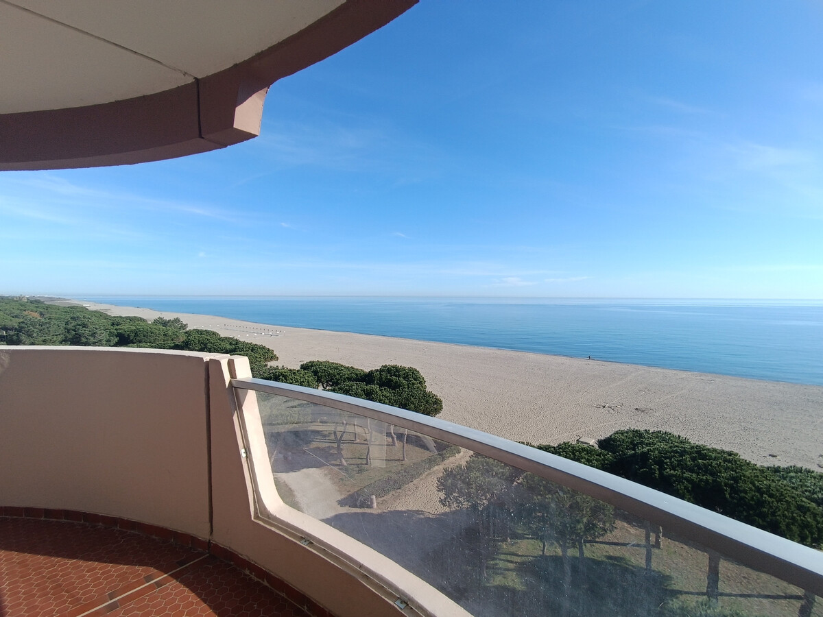 Appartement 3 pièces face mer avec terrasse panoramique - Photo 4