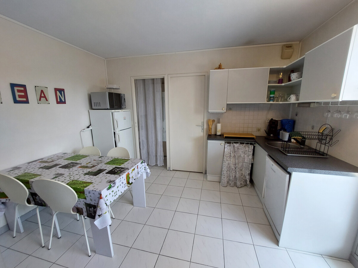 Appartement climatisé terrasse & piscine à 700m de plage - Photo 4
