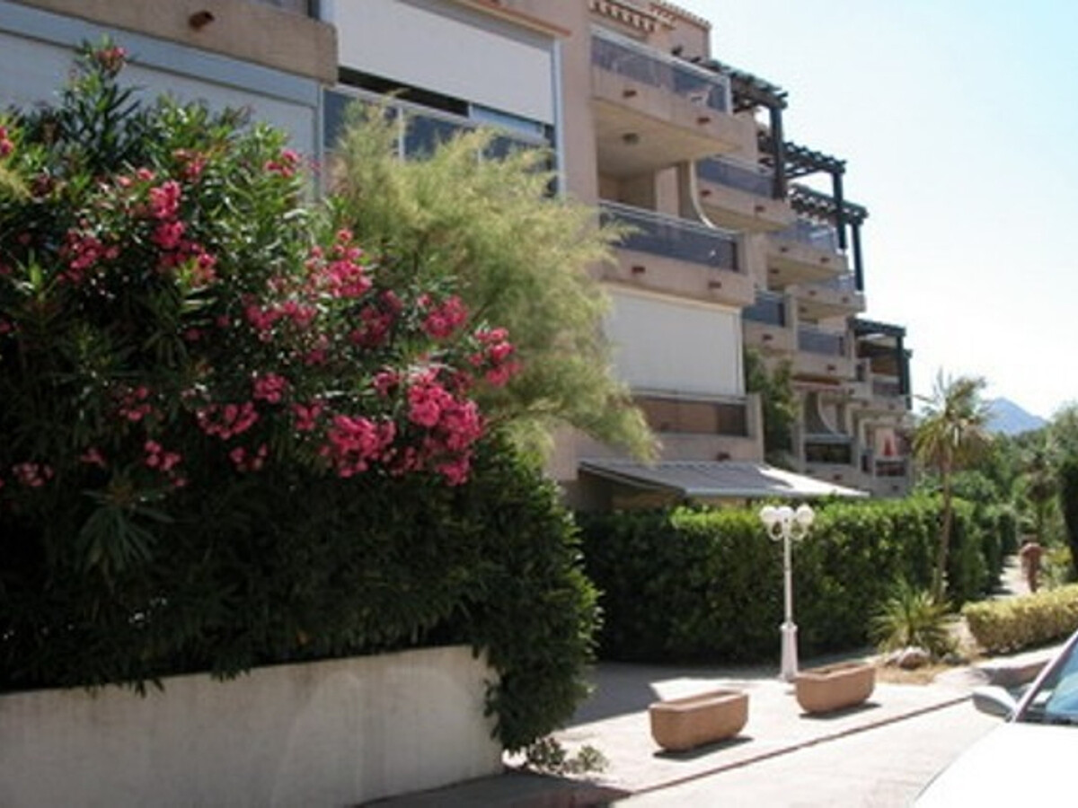 Appartement climatisé terrasse & piscine à 700m de plage - Photo 7