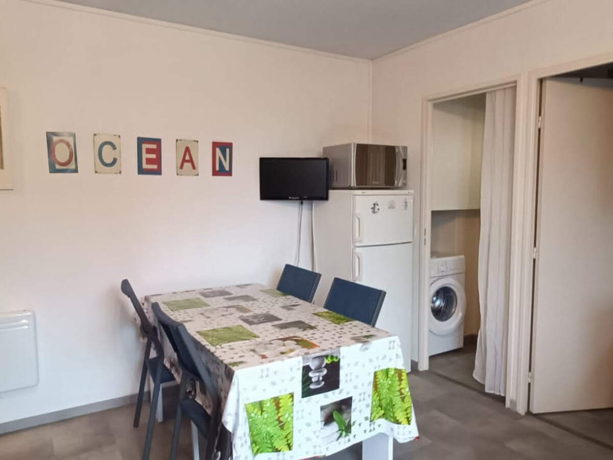 Appartement climatisé terrasse & piscine à 700m de plage - Photo 8