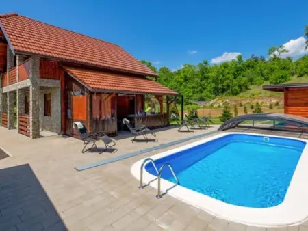 Maison Plitvička jezera - Piscine chauffée et sauna : photo 20