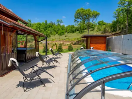 Maison Plitvička jezera - Piscine chauffée et sauna : photo 23