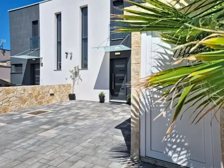 Maison Lotta, piscine privée à 400m de la plage : photo 43
