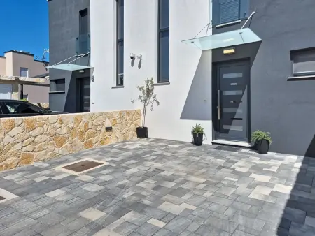 Maison Lotta, piscine privée à 400m de la plage : photo 45