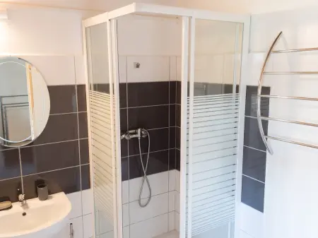 Appartement 72 m² avec balcon et jardin clôturé à Sainte-Anne : photo 5