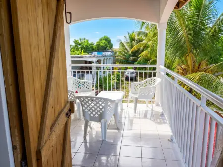 Appartement 72 m² avec balcon et jardin clôturé à Sainte-Anne : photo 6