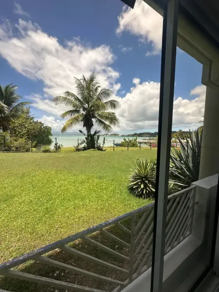 Location appartement à Le Gosier, Charmant Studio avec Vue Mer à Le Gosier, 32 m²