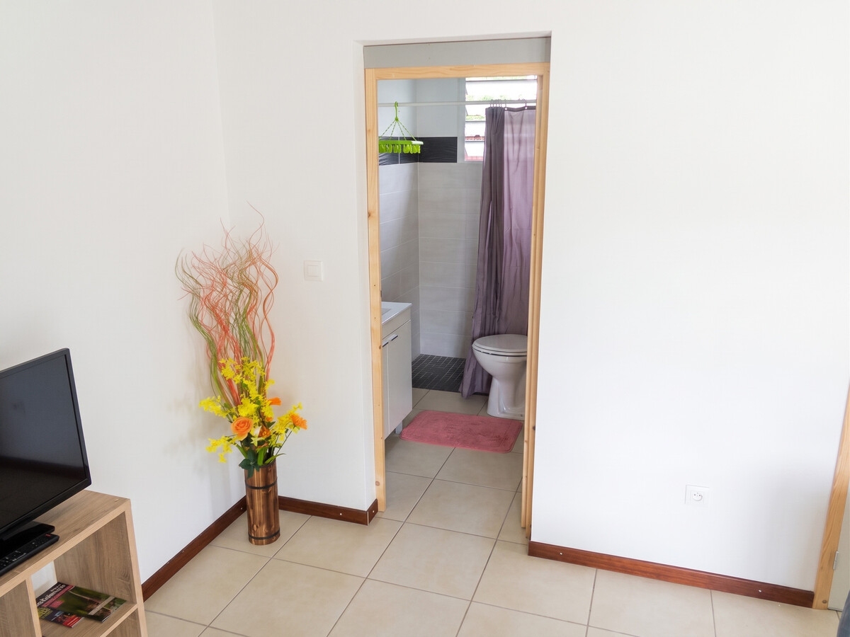 Bungalow 40 m² accessible à Sainte-Anne, jardin clôturé - Photo 12