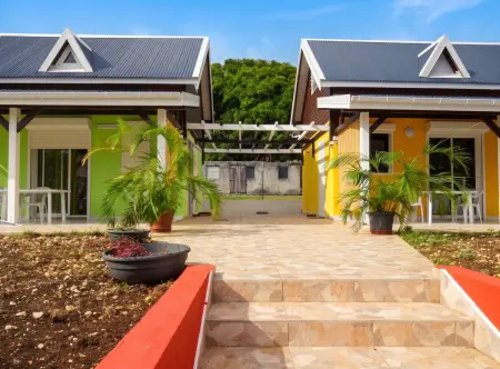 Bungalow 42 m² avec terrasse et jardin clôturé à Sainte-Anne