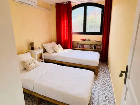 Appartement F4 à Reynes, accès rivière et climatisation : photo 4