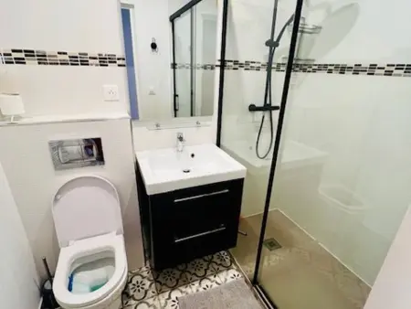 Appartement F4 à Reynes, accès rivière et climatisation : photo 10