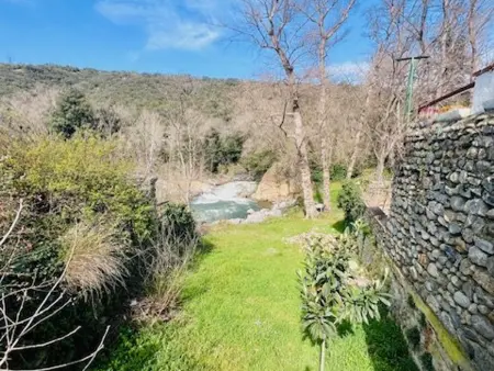 Appartement F4 à Reynes, accès rivière et climatisation : photo 11