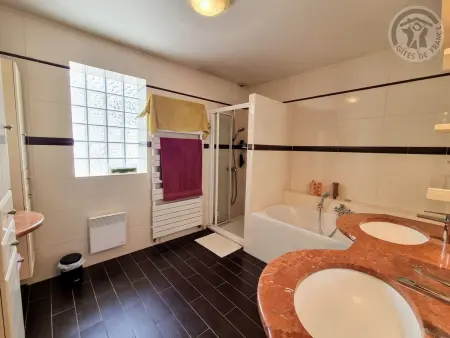 Villa 9 personnes avec spa et jardin 1000m² à Porcheville : photo 24